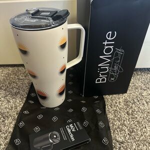 Sold out and LIMITED Hillary Duff Brümate with lid and original packing.32 oz.